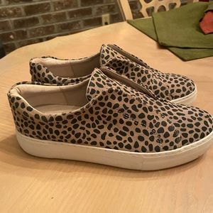 J/slides animal print platforms